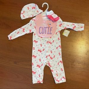 NWT Little Wonders girls 6-9m 4 piece layette